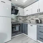 Cozy 2Br Swan Apartment In City Center Antalya